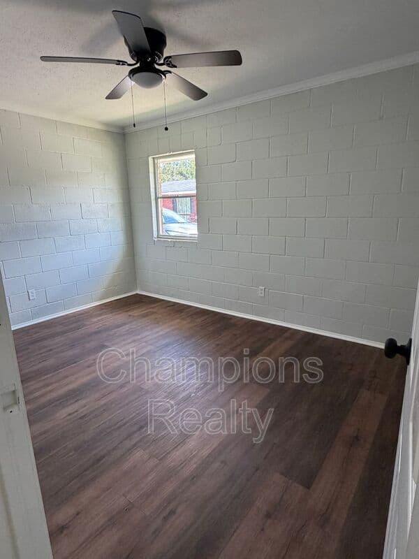 Columbus House: 3406 Terminal Court