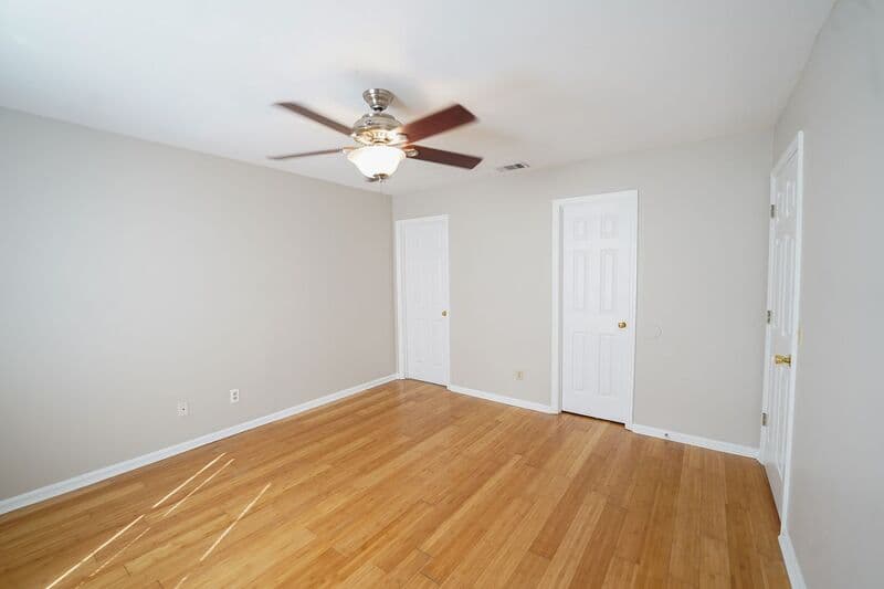 Savannah Condo: 211 Edgewater Rd
