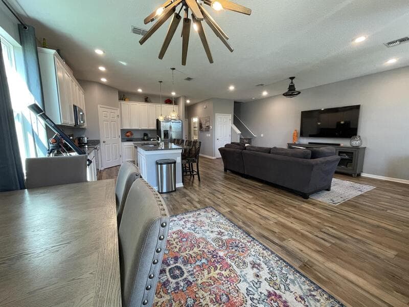 Wesley Chapel Townhome: 5211 Avalon Park Blvd - 1
