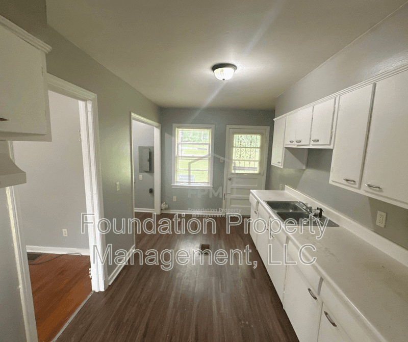 Memphis House: 2324 Slocum Avenue