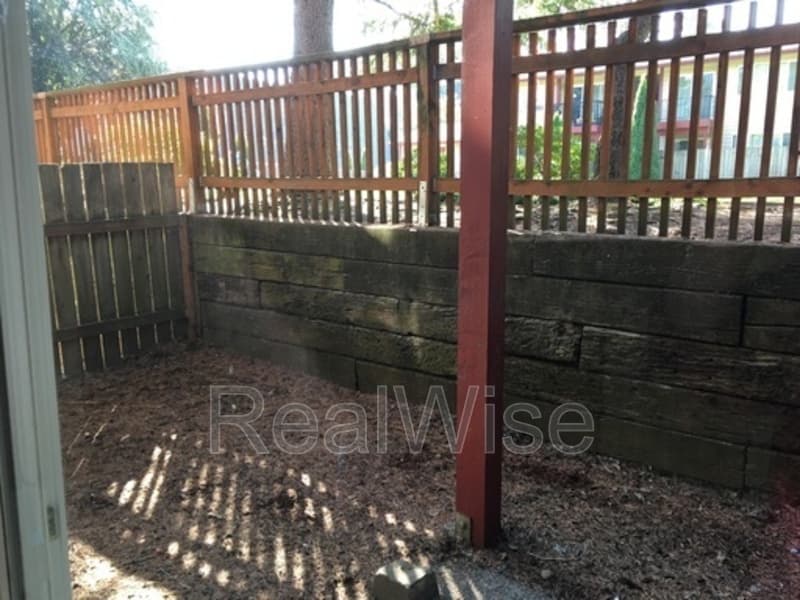 Portland Condo: 13423 SE Stark St
