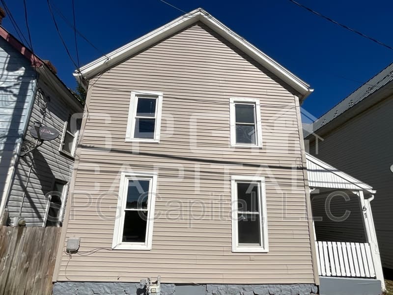Chambersburg House: 61 West South Street