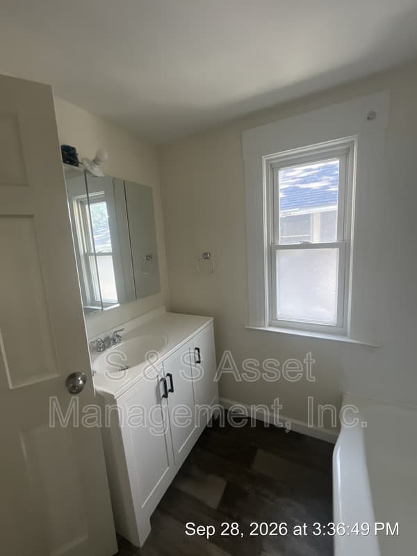 Lansing House: 1516 Vine Street