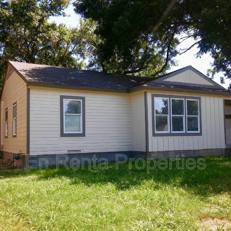 Arlington House: 1621 Connally Terrace