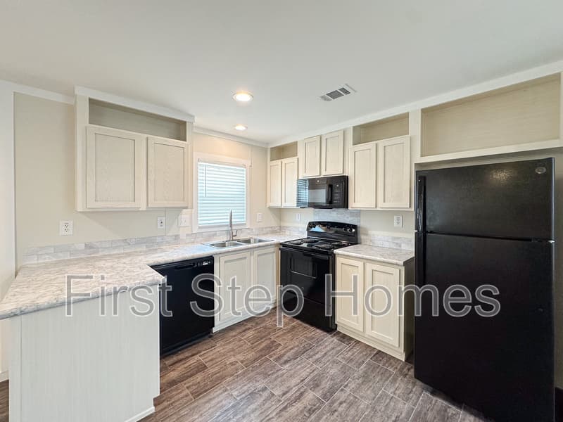 Greenville House: 237 Noriker Dr