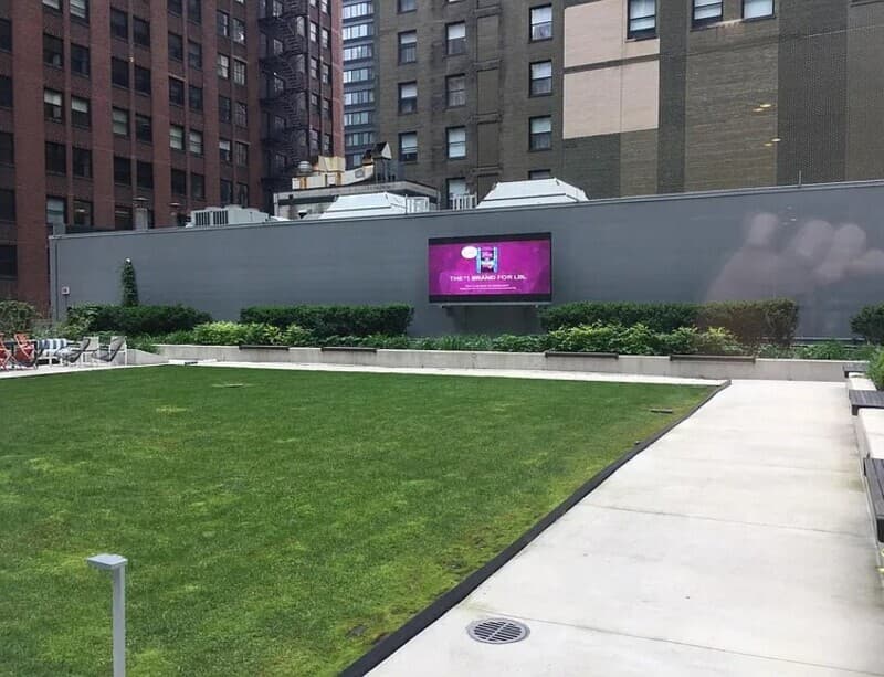 Chicago Condo: 130 N Garland Ct