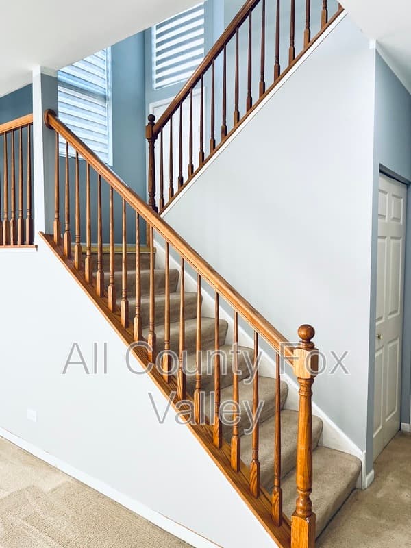 Algonquin Townhome: 300 Emerald Lane