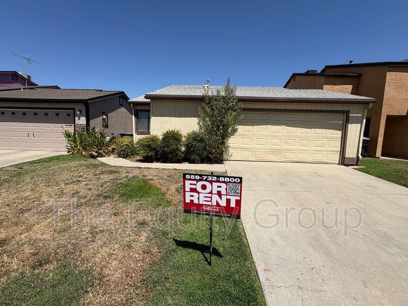 Visalia House: 244 East Prospect Avenue