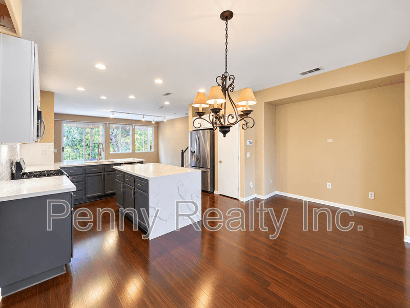 San Diego House: 4907 Wheelhouse Dr.