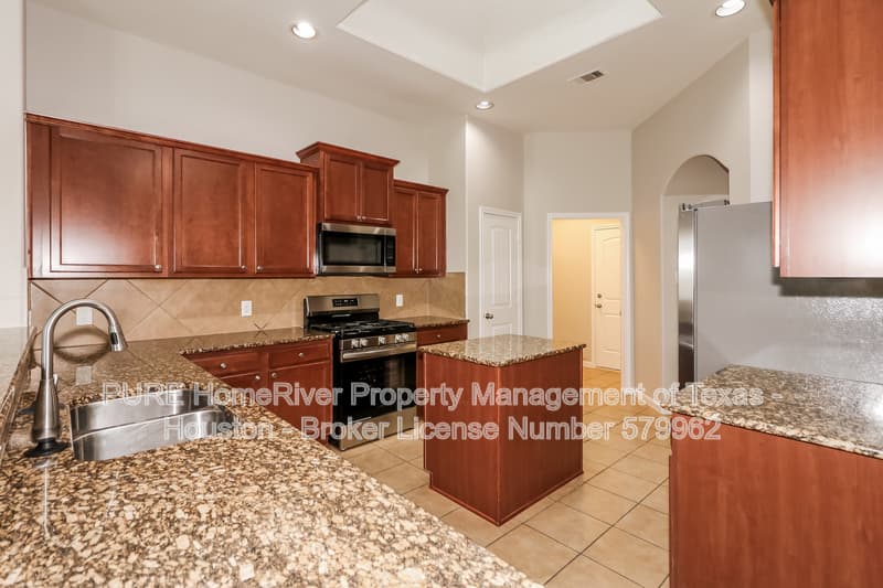 Dickinson House: 3212 Granite Gate Ln