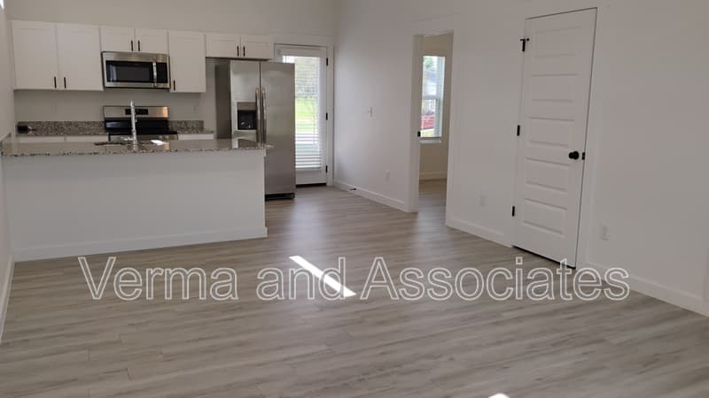 Bentonville House: 1100 Indiana Ave