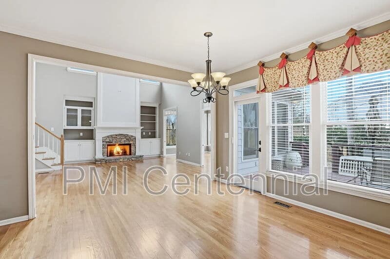 Alpharetta House: 120 Creekside Park Dr