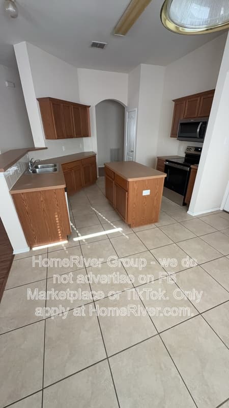 Anna House: 812 Sequoia Dr
