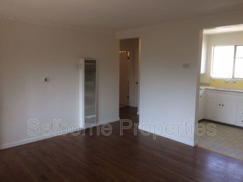 San Leandro House: 529 Callan Ave