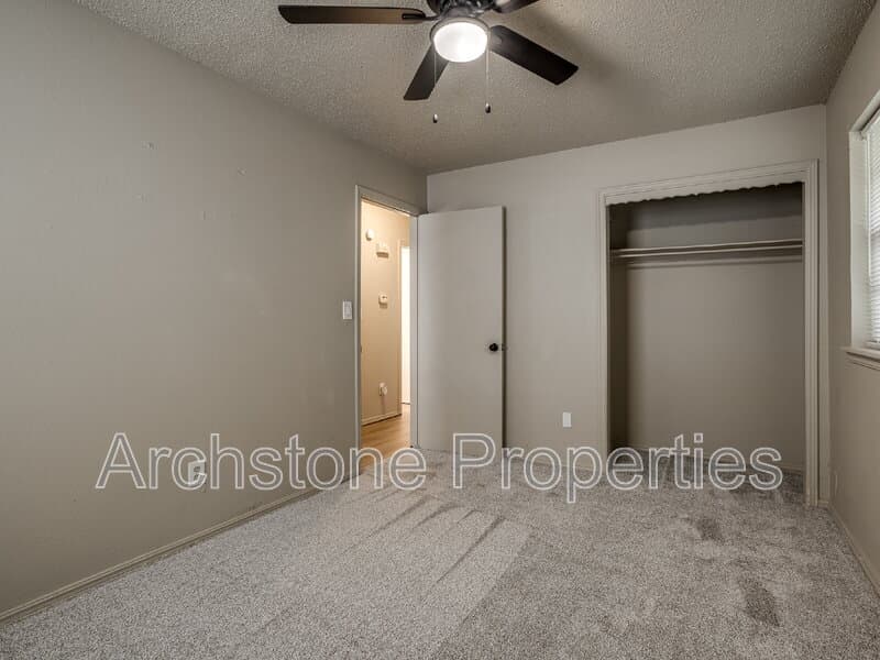 Midwest City House: 1309 Hickory Lane