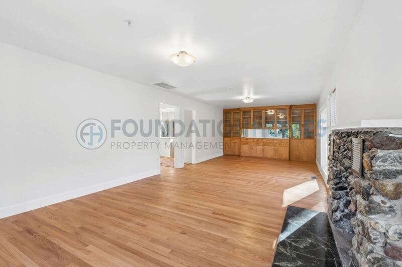 Mill Valley House: 51 Plaza Dr