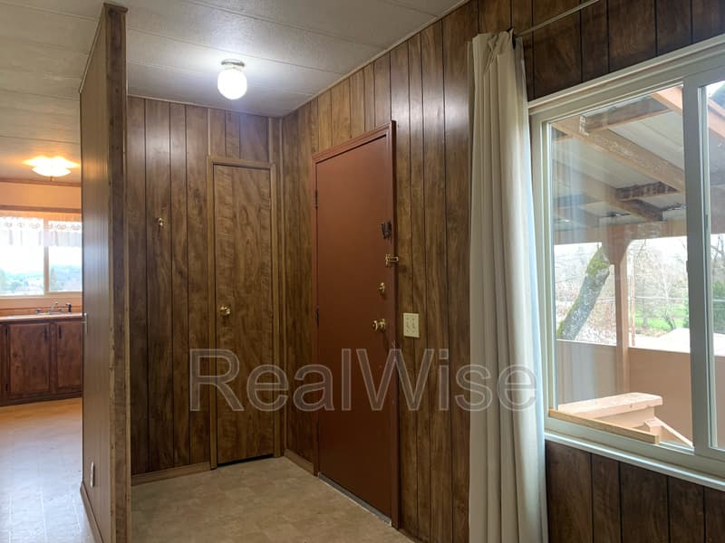Grants Pass House: 4620 Redwood Ave