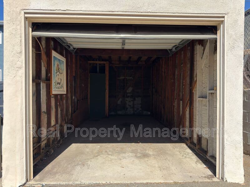 Vista Condo: 259 Alestar Street