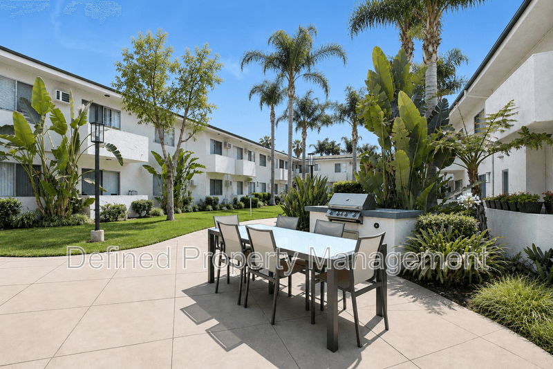 Tarzana Condo: 5931 Reseda Blvd. 207