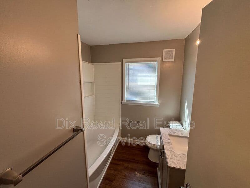 Hamilton House: 1255 Hooven Avenue