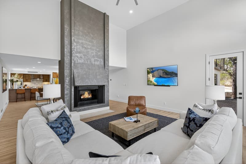 Horseshoe Bay House: 820 Broken Arrow