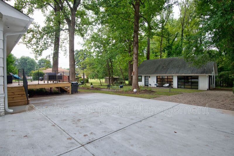 Charlotte House: 3945 Rockfern Rd
