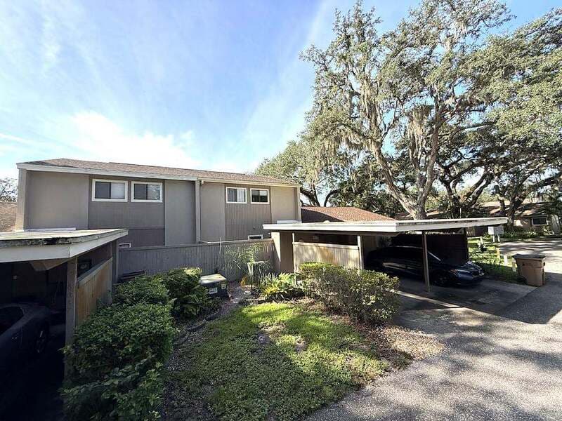 Temple Terrace Townhome: 8645 Lake Isle Drive - 1
