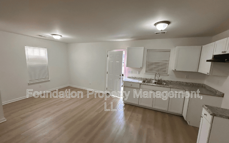 Memphis House: 4183 Knob Drive