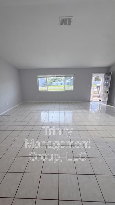 Spring Hill House: 4291 Goldcoast Avenue