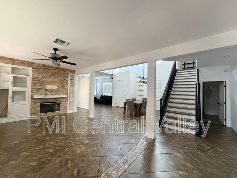 Lathrop House: 108 Hornfels Ave