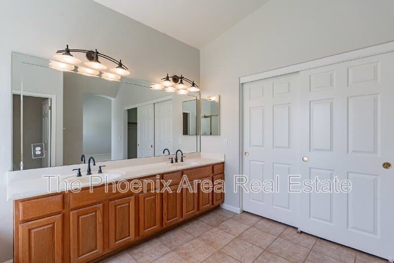 Mesa House: 4133 E Elmwood St