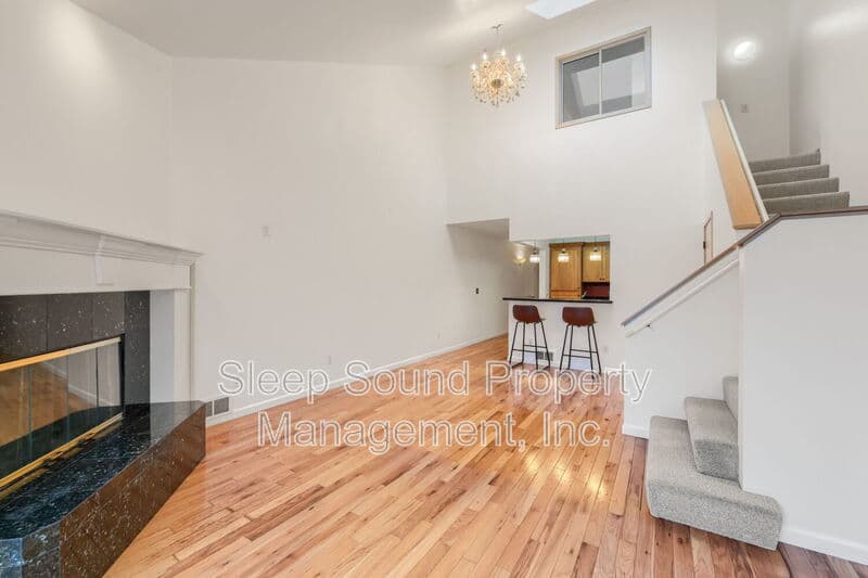 Portland Condo: 201 N Hayden Bay Dr
