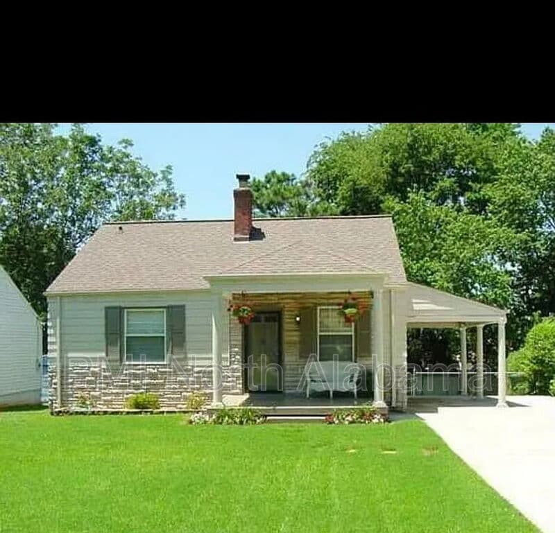 Huntsville House: 2026 Vanderbilt Dr SW
