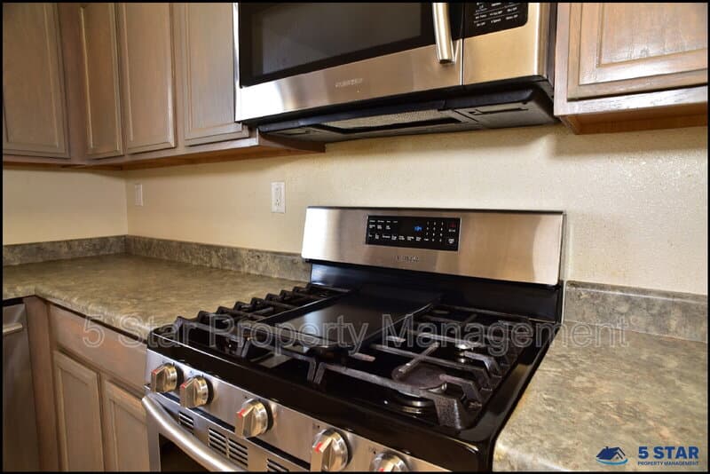 El Paso House: 14325 Island Point Drive