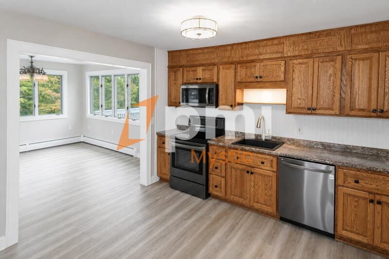 Mystic House: 90 Nantucket Dr