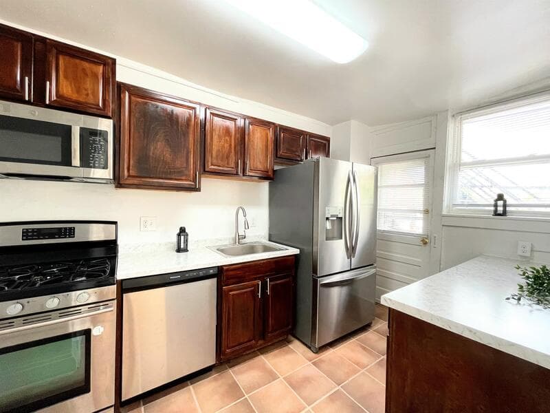 St Louis Condo: 7202 Lyndover Pl