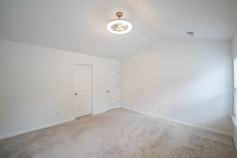 Richmond Hill House: 24 Crown Ct