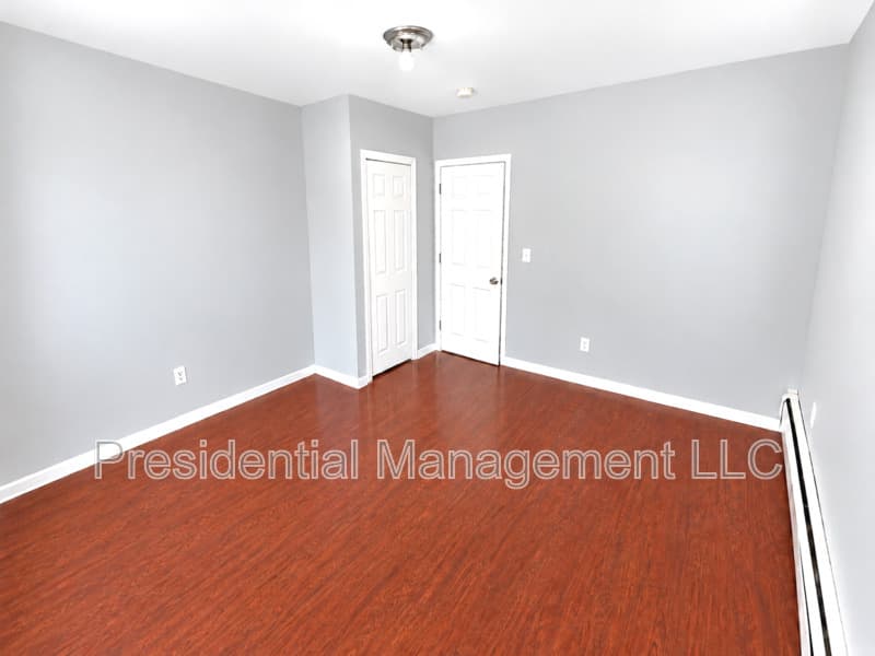 Waterbury Condo: 1696 North Main St