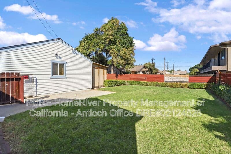 Antioch House: 322 W. Madill Street