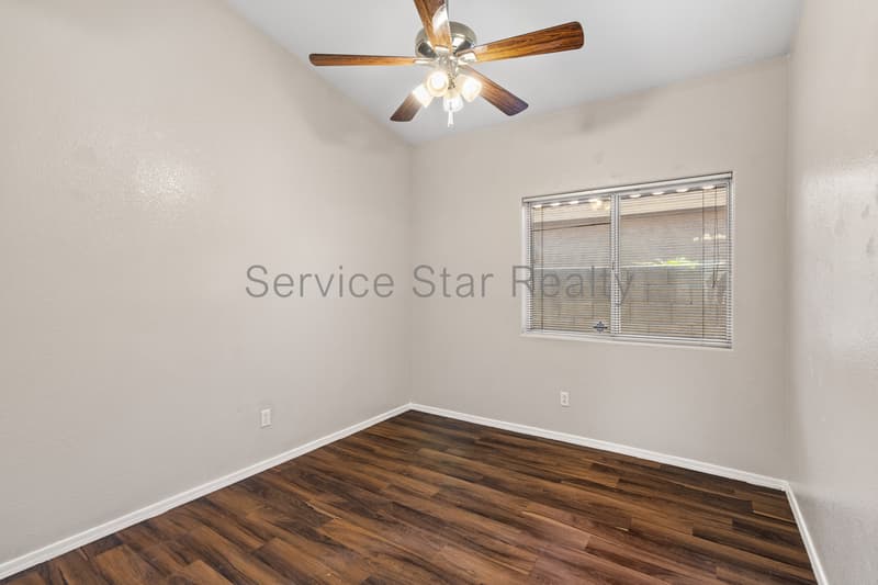 Phoenix House: 1318 E Saint John Rd