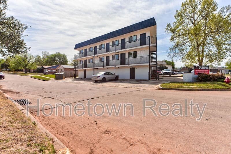 Edmond Condo: 1012 Chartrand Ave
