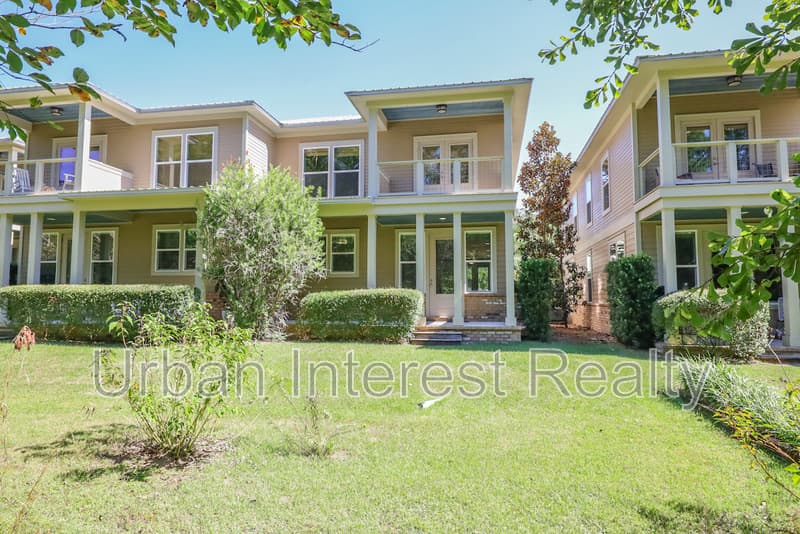 Freeport Townhome: 47 Palm Street