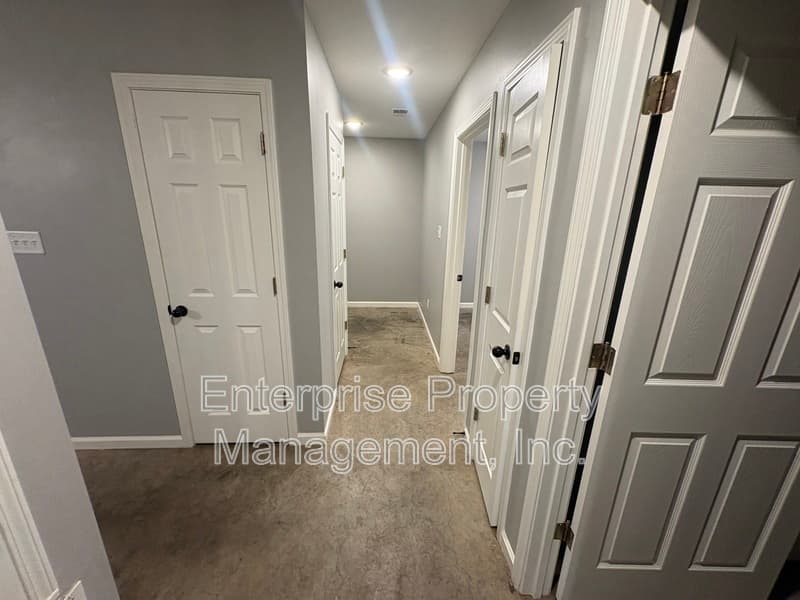 Memphis House: 3292 Denver St
