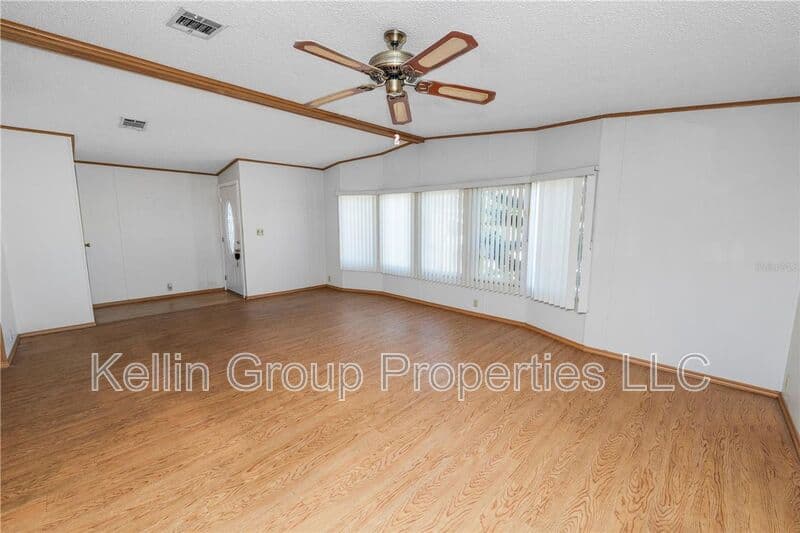 Lakeland House: 1706 Fox Hill Dr