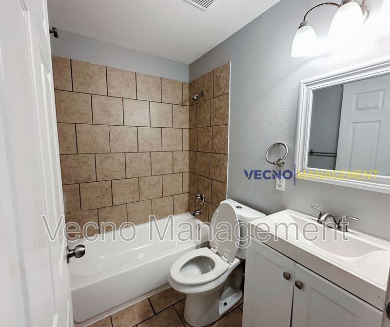 San Antonio Condo: 135 Nopal Street - 201