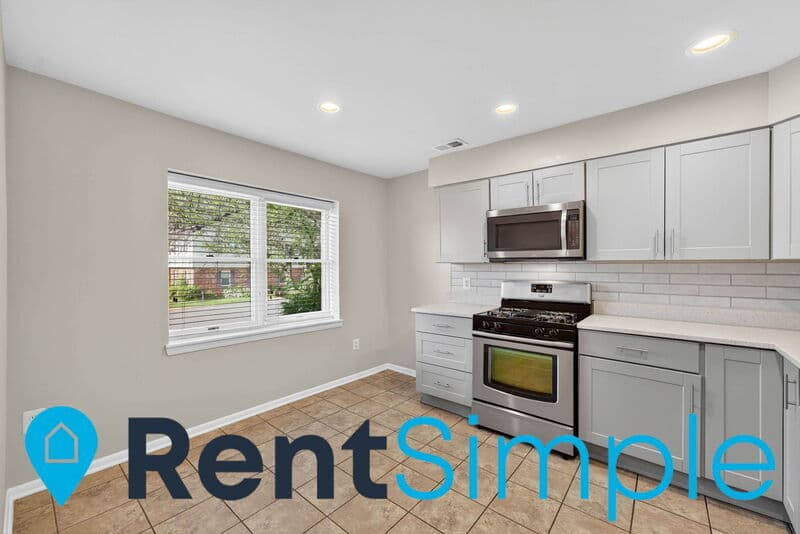 Woodbridge Townhome: 14828 Ensor Ct.