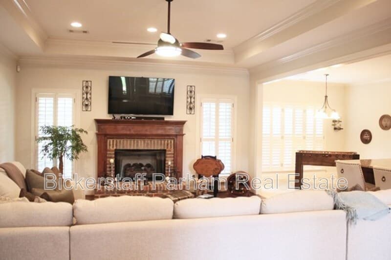 Columbus House: 7165 Bridgemill Drive