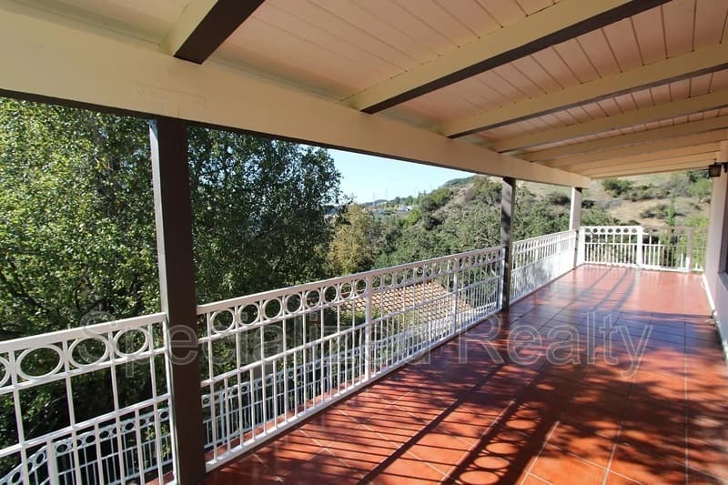 La Canada Flintridge House: 3694 Berwick Drive