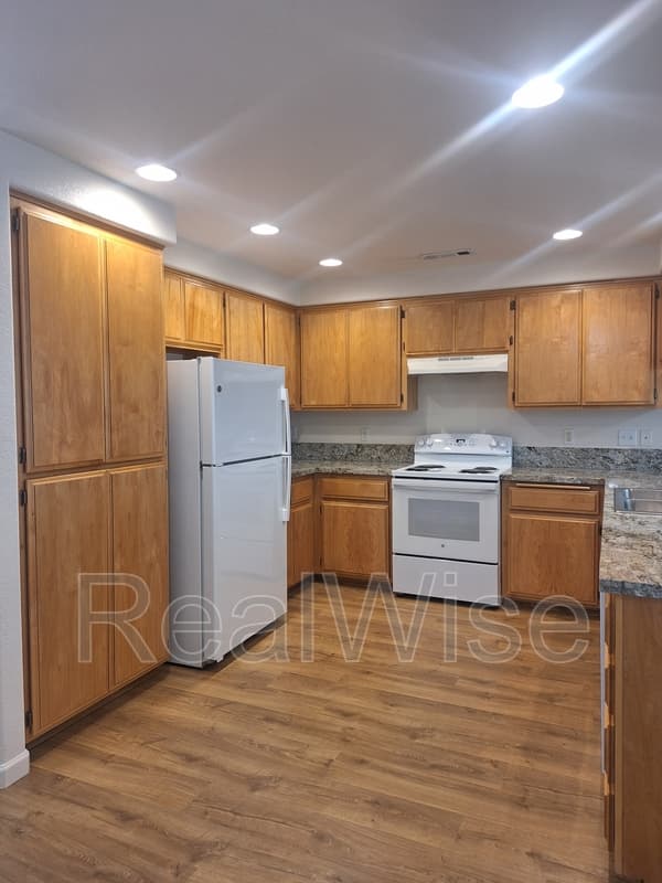 Medford Condo: 1221 Skeeters Ln