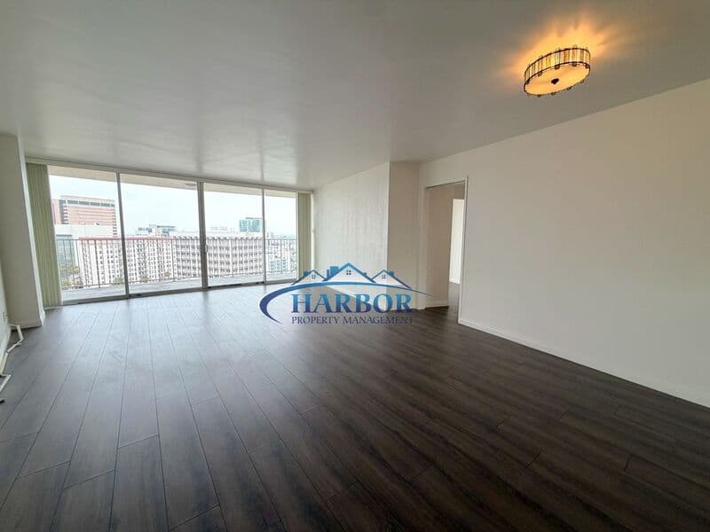 Long Beach Condo: 700 E. Ocean Blvd.